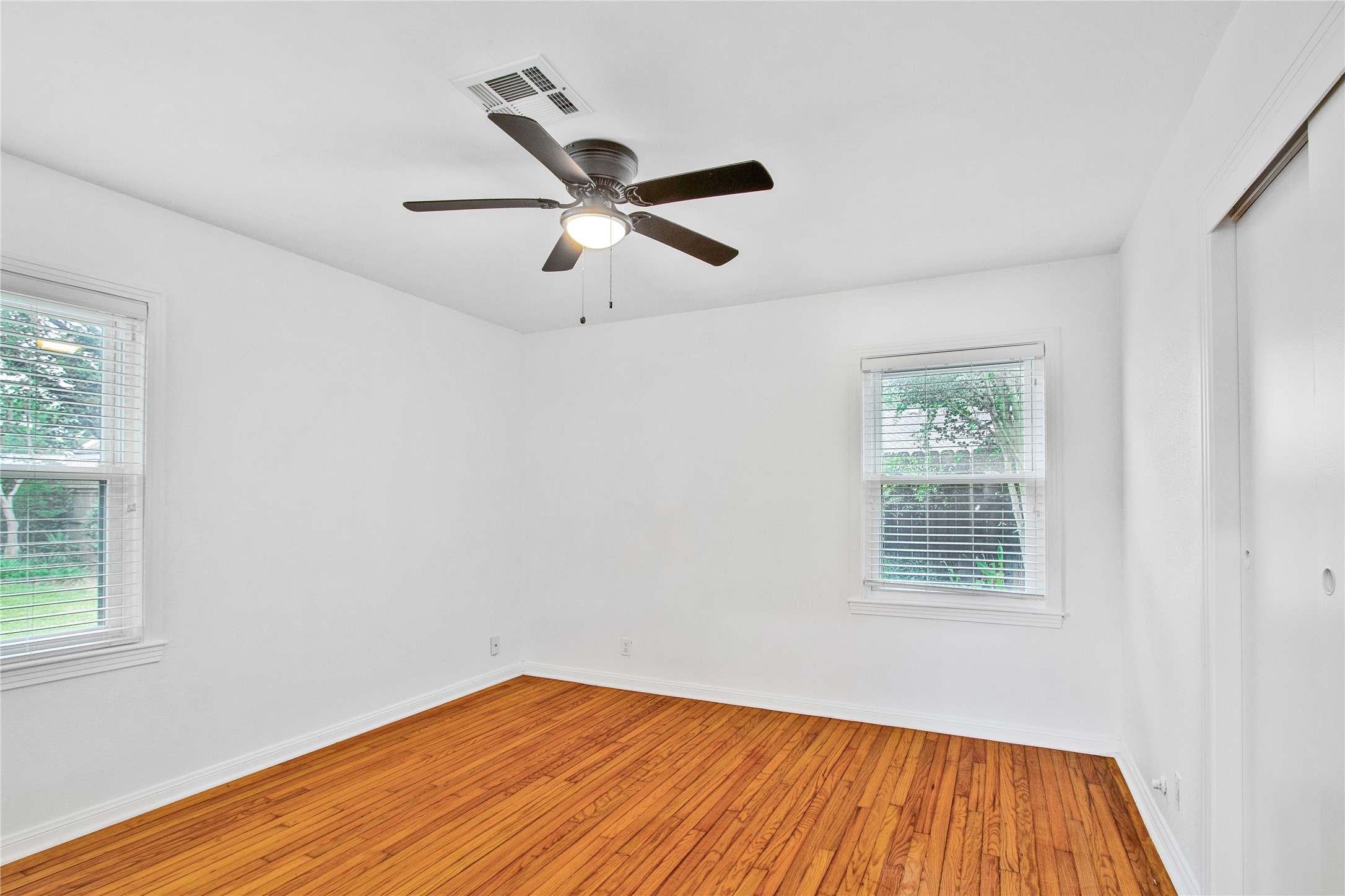 1506 14th Avenue N, Texas City, TX 77590