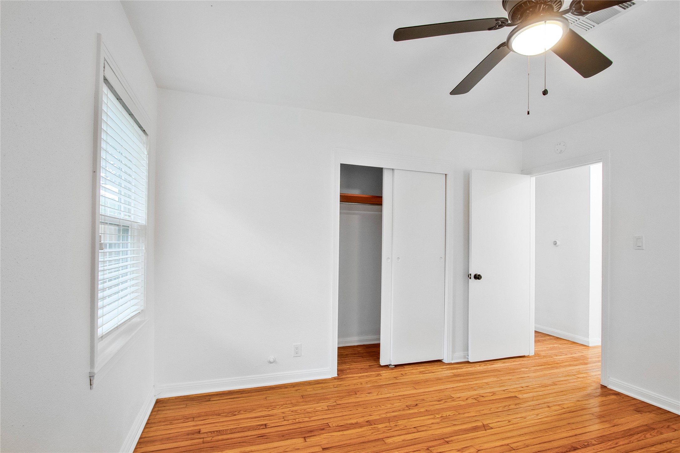 1506 14th Avenue N, Texas City, TX 77590