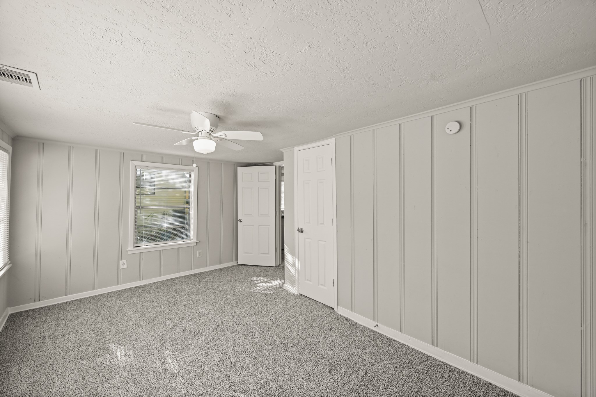 203 W Hart Avenue, Pasadena, TX 77506