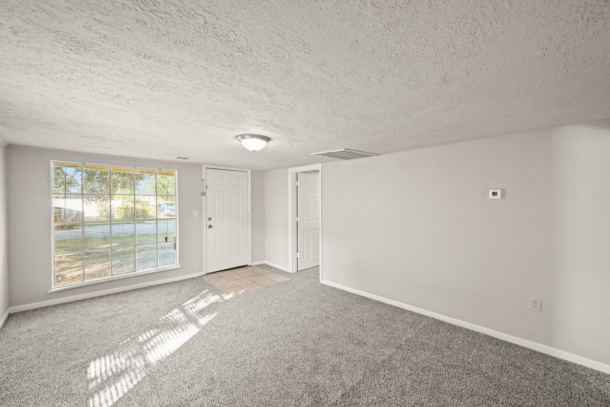 203 W Hart Avenue, Pasadena, TX 77506