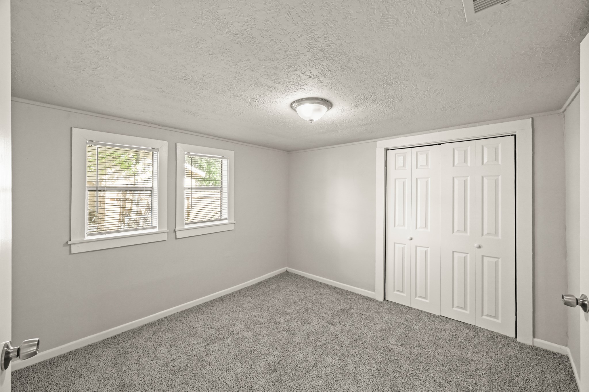 203 W Hart Avenue, Pasadena, TX 77506