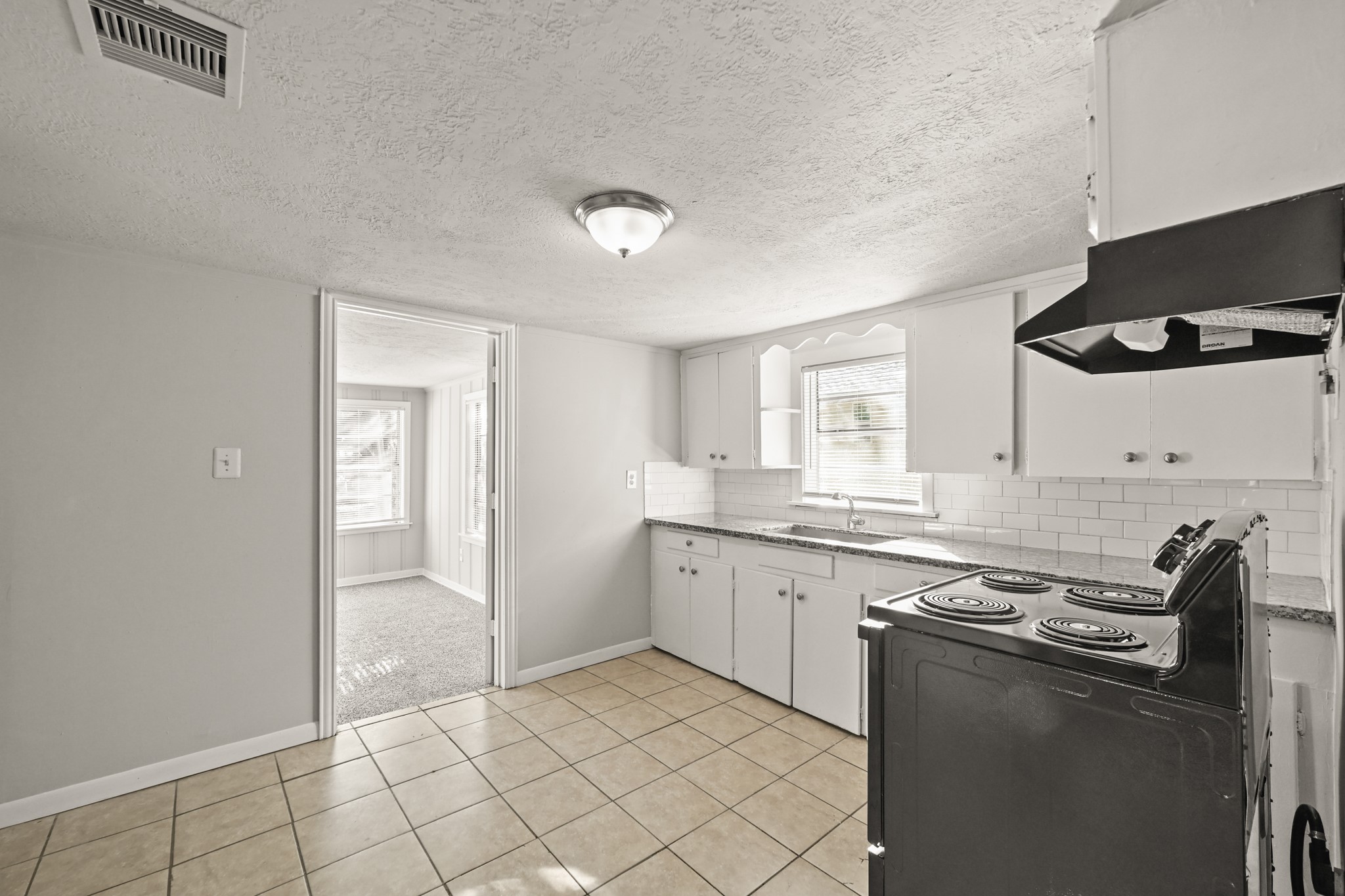 203 W Hart Avenue, Pasadena, TX 77506