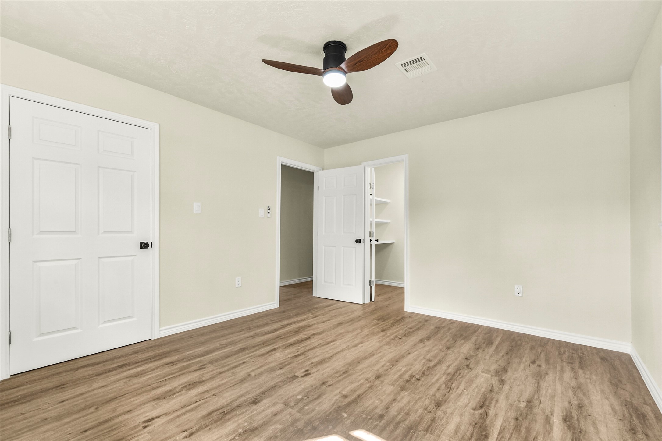319 E South Street, Alvin, TX 77511