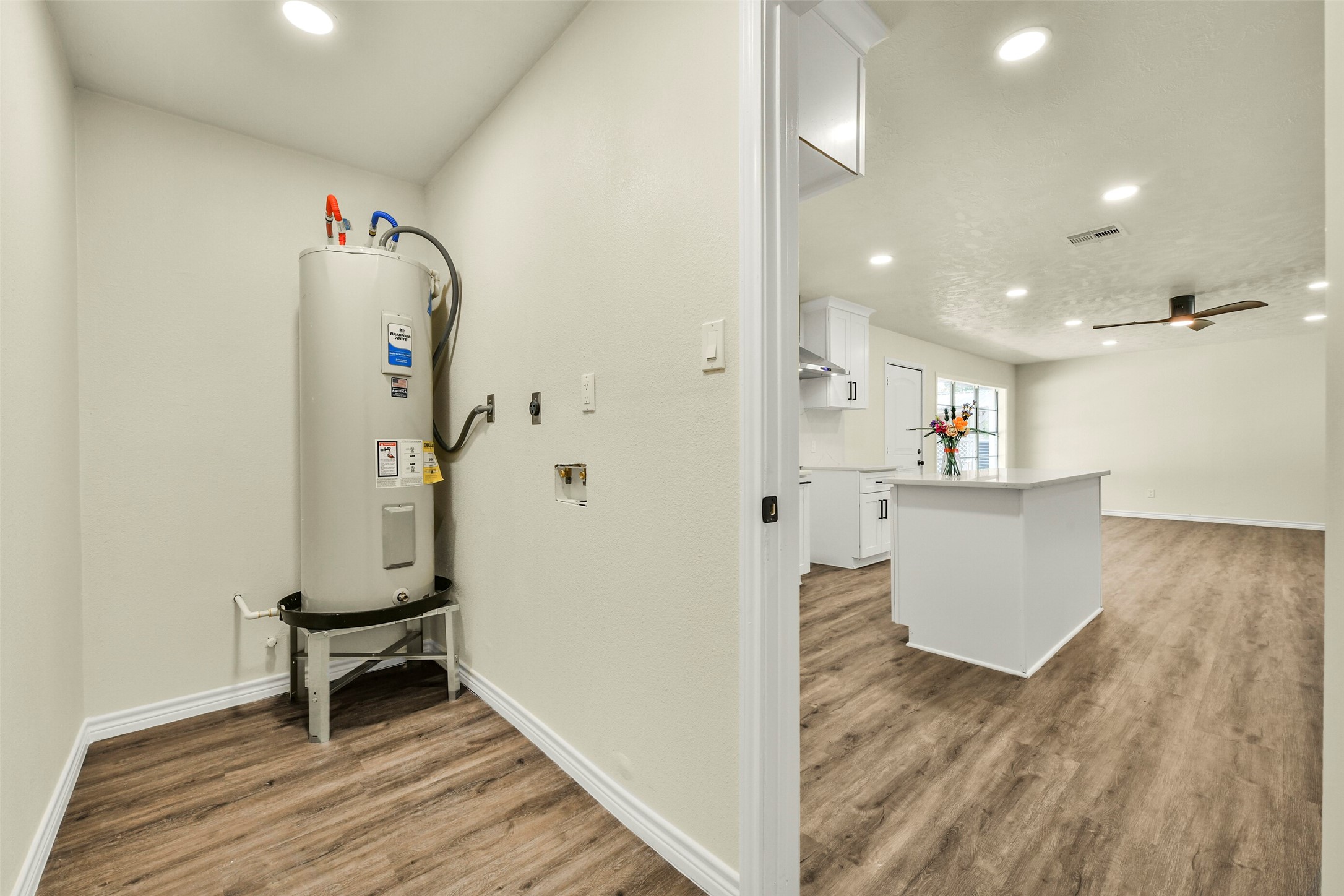 319 E South Street, Alvin, TX 77511