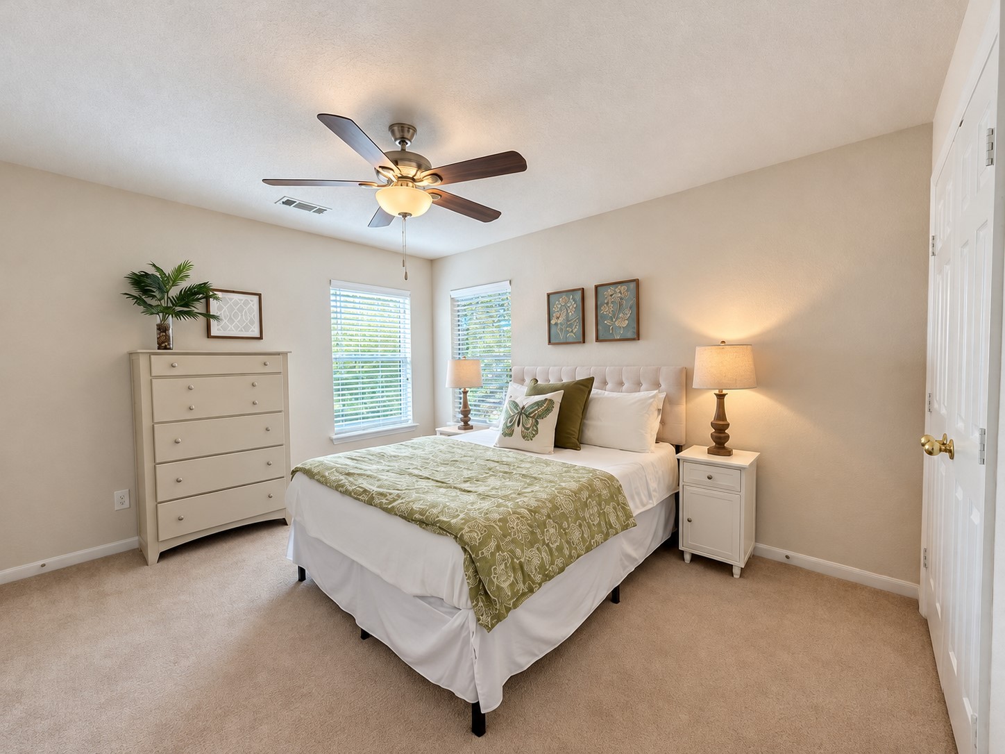 Secondary bedroom