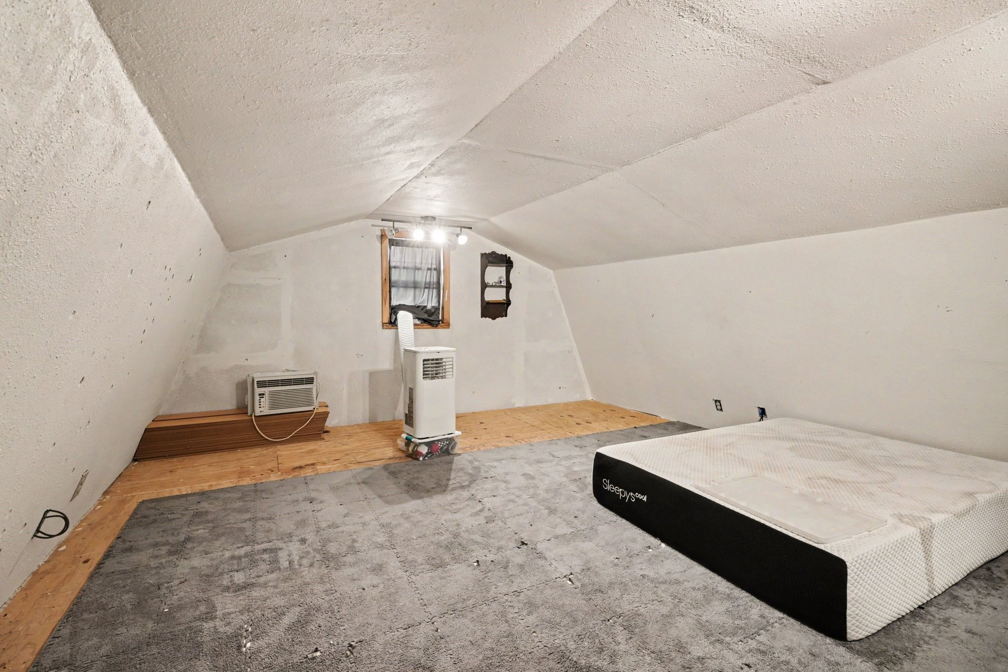 Guest House Loft area