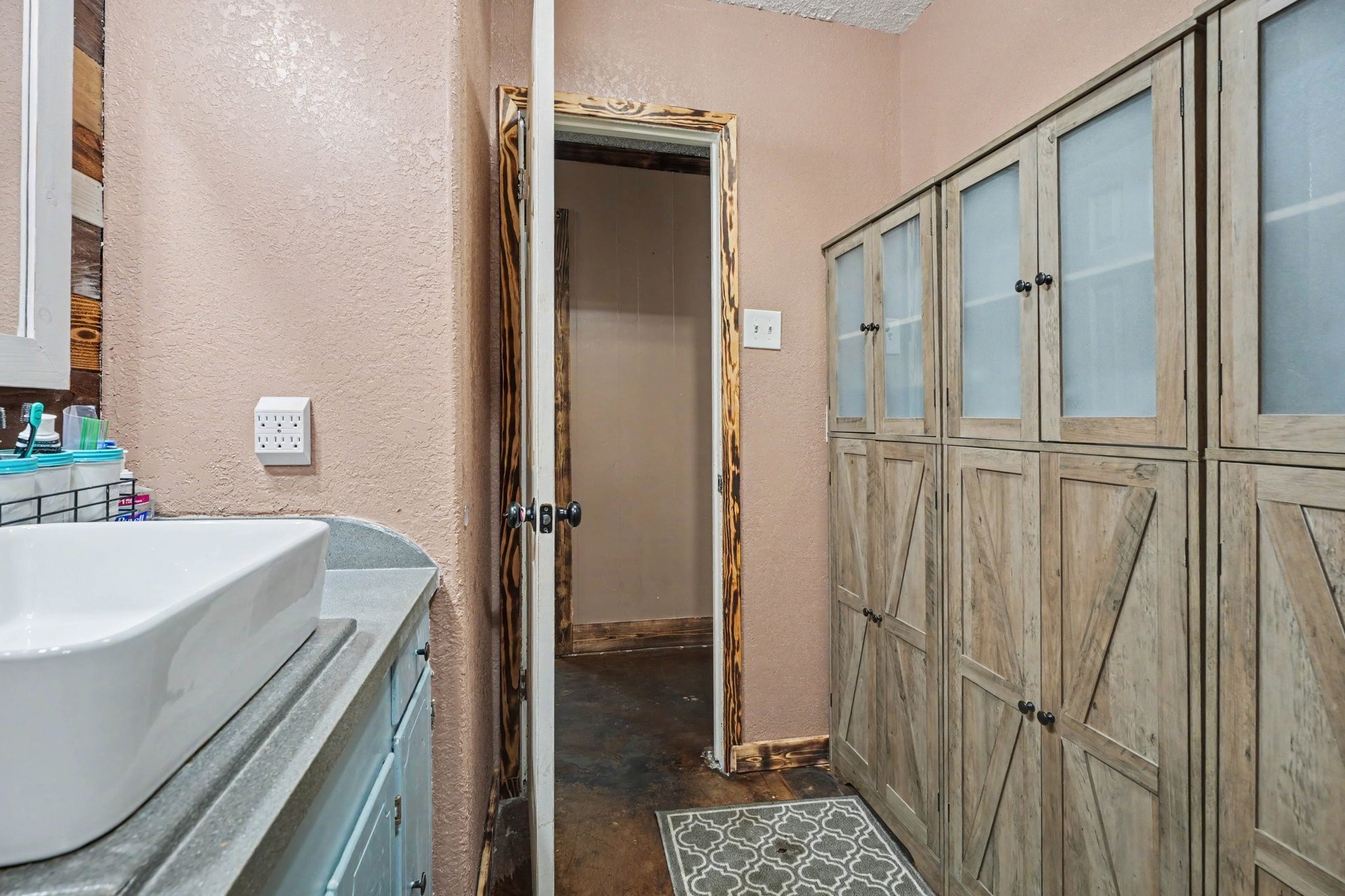Second view of secondary bathroom