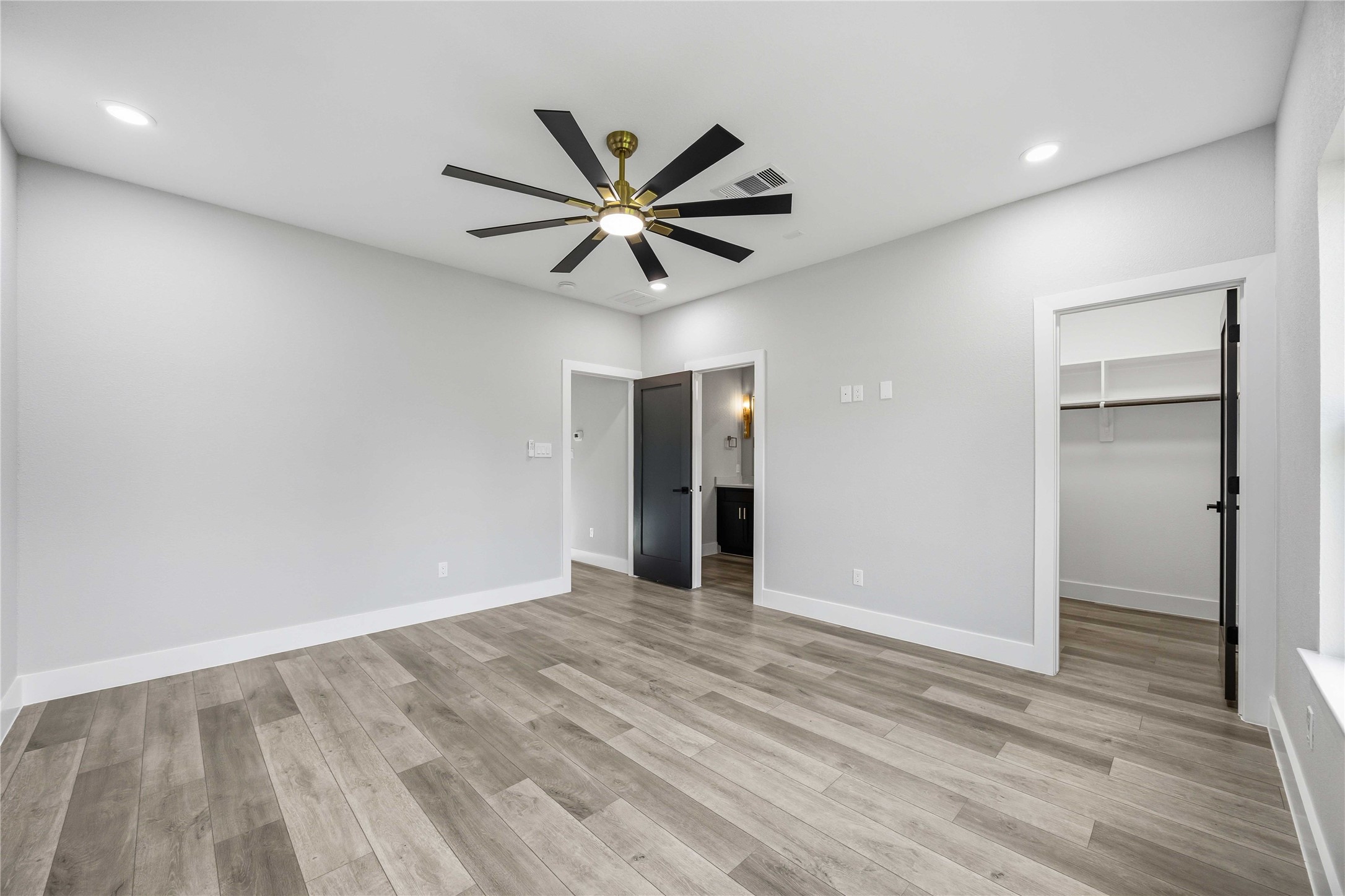 5326 Ridgeway Drive, Houston, TX 77033