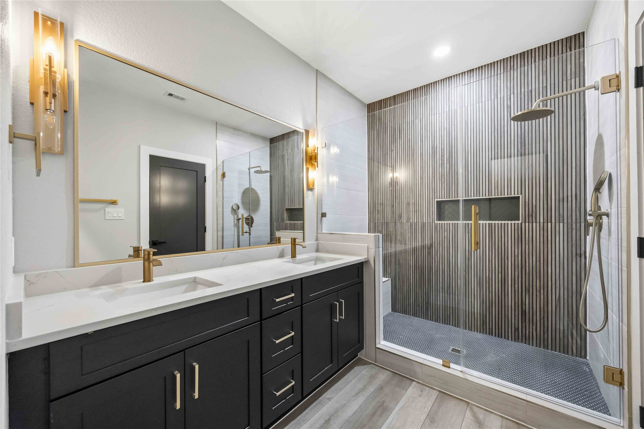 5326 Ridgeway Drive, Houston, TX 77033