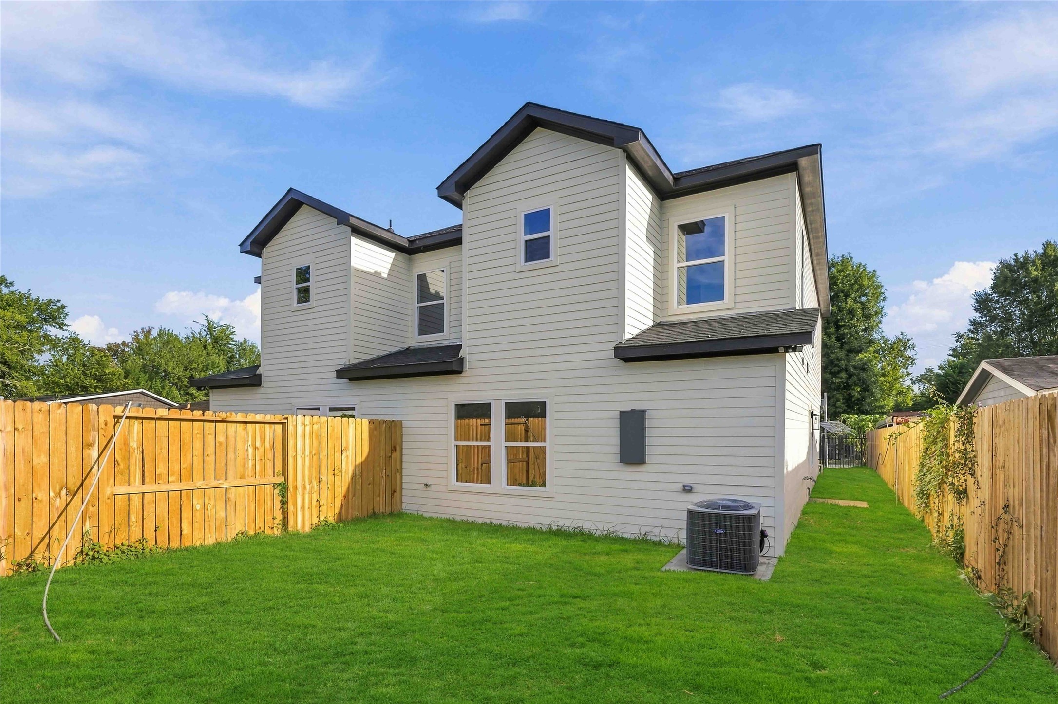 5326 Ridgeway Drive, Houston, TX 77033