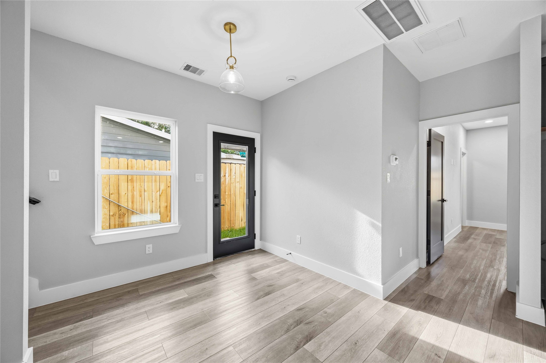 5326 Ridgeway Drive, Houston, TX 77033