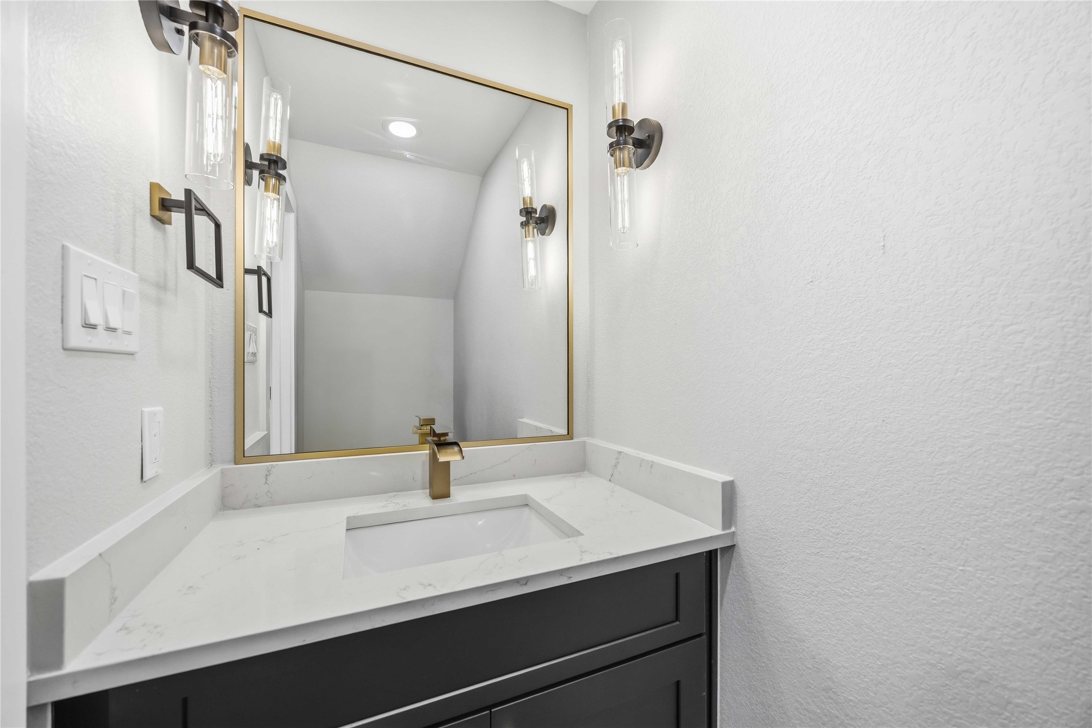 5326 Ridgeway Drive, Houston, TX 77033