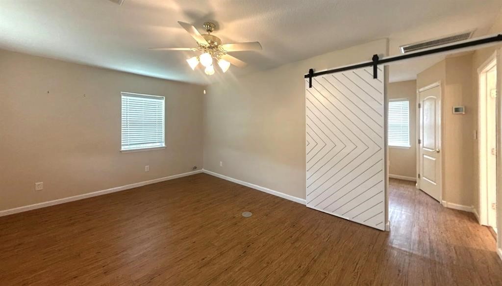 1025 14th Street, San Leon, TX 77539