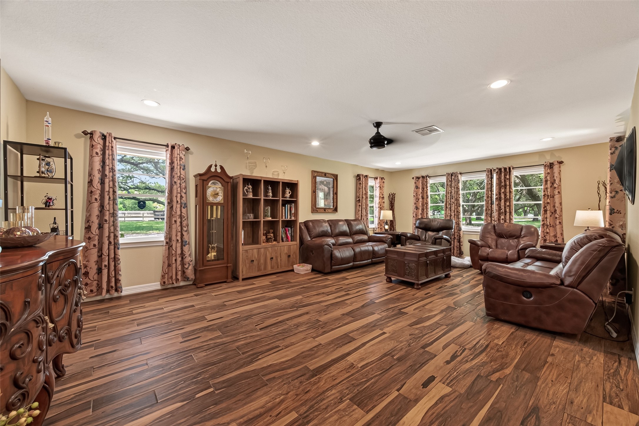 5606 Highland Road, Santa Fe, TX 77517