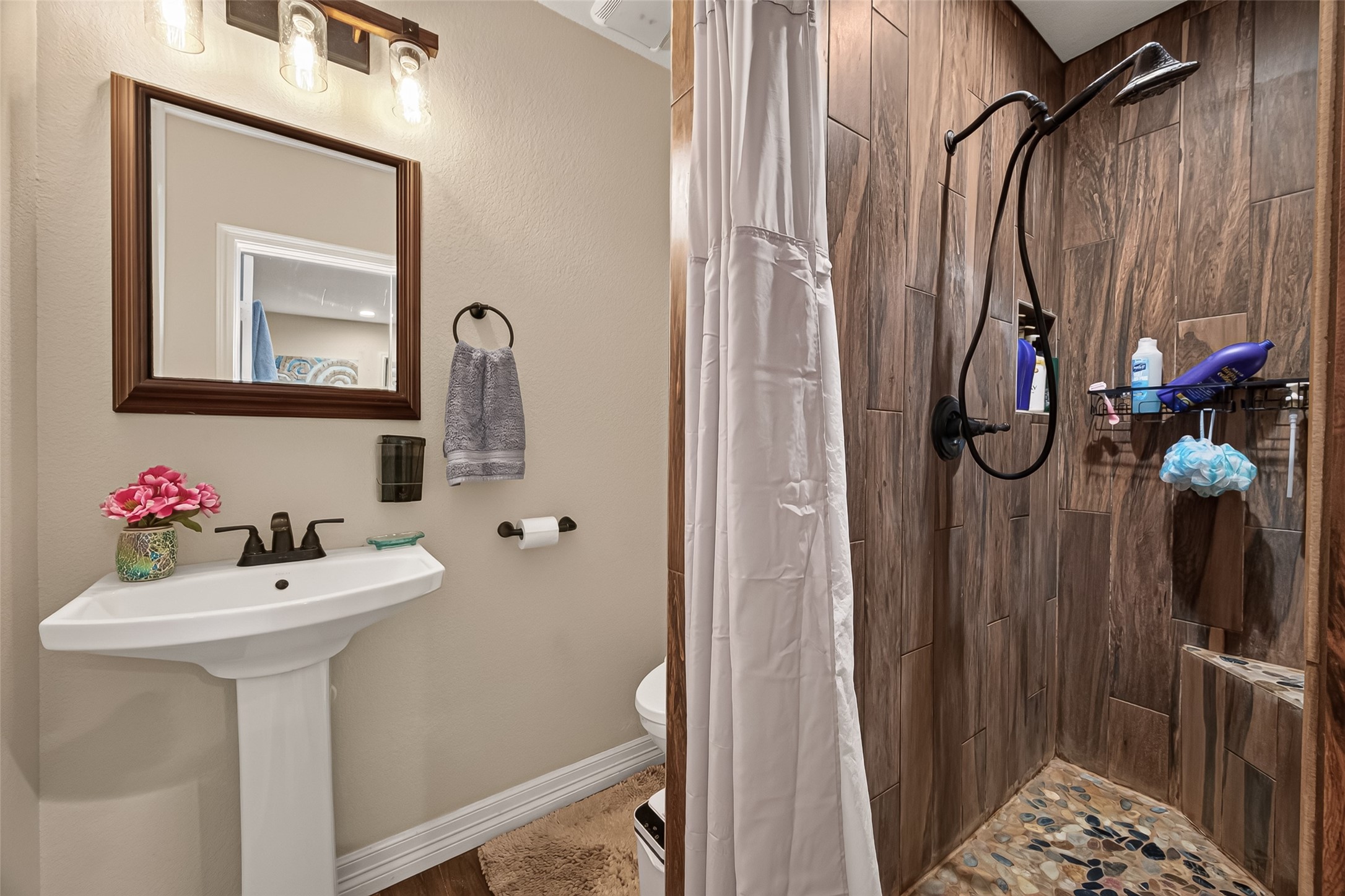 5606 Highland Road, Santa Fe, TX 77517