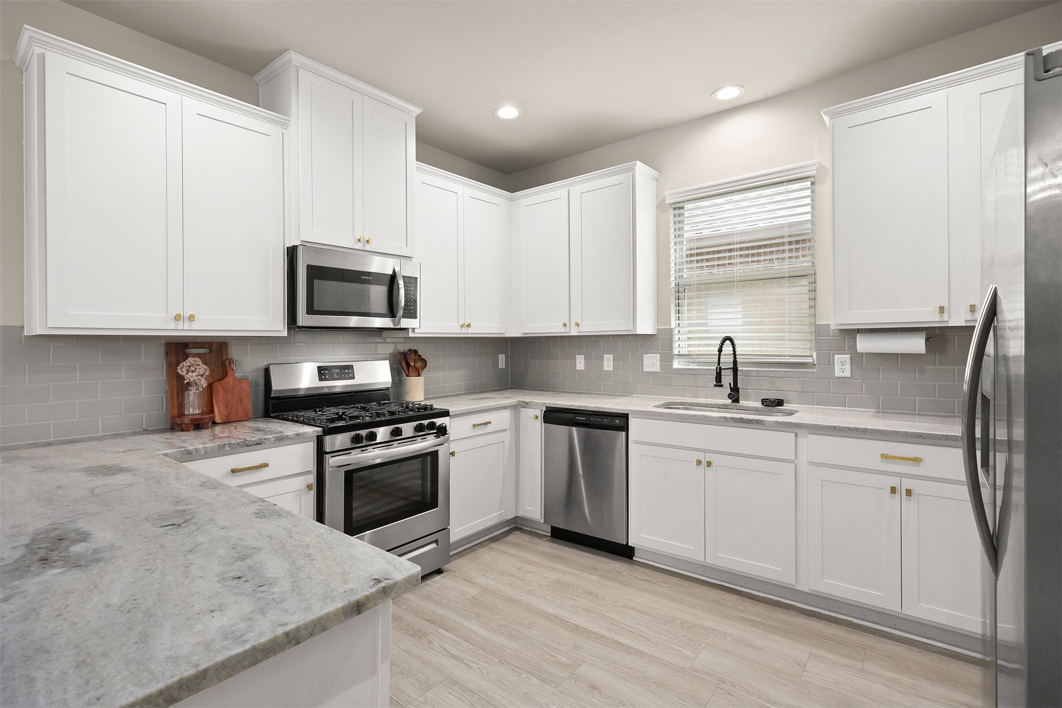 13133 Leisure Cove Drive, Texas City, TX 77568