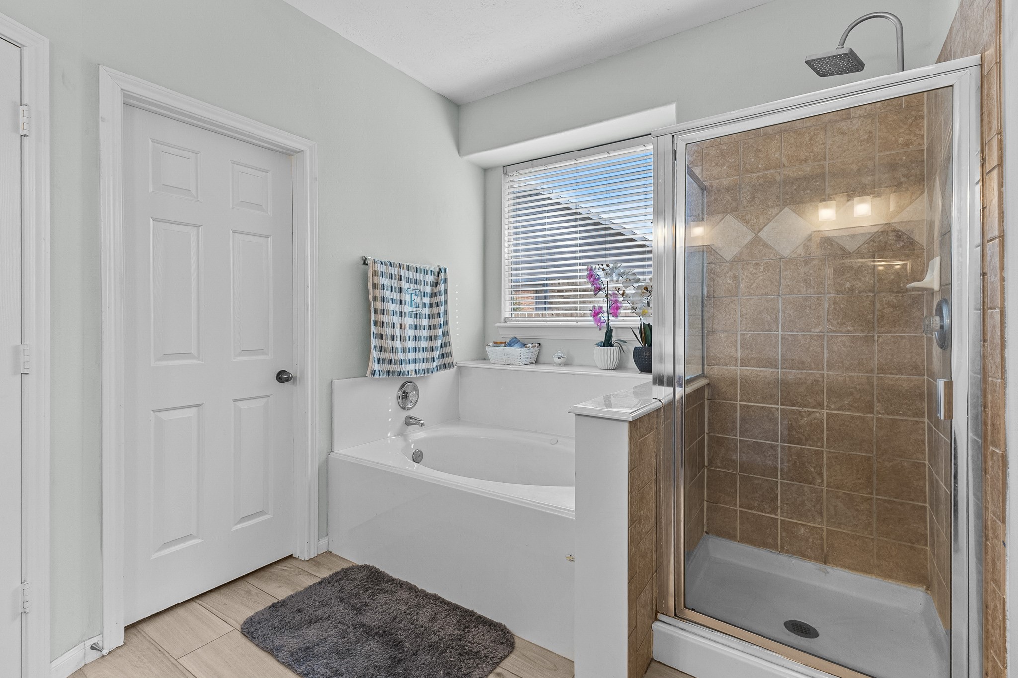 8702 Sailing Drive, Humble, TX 77346