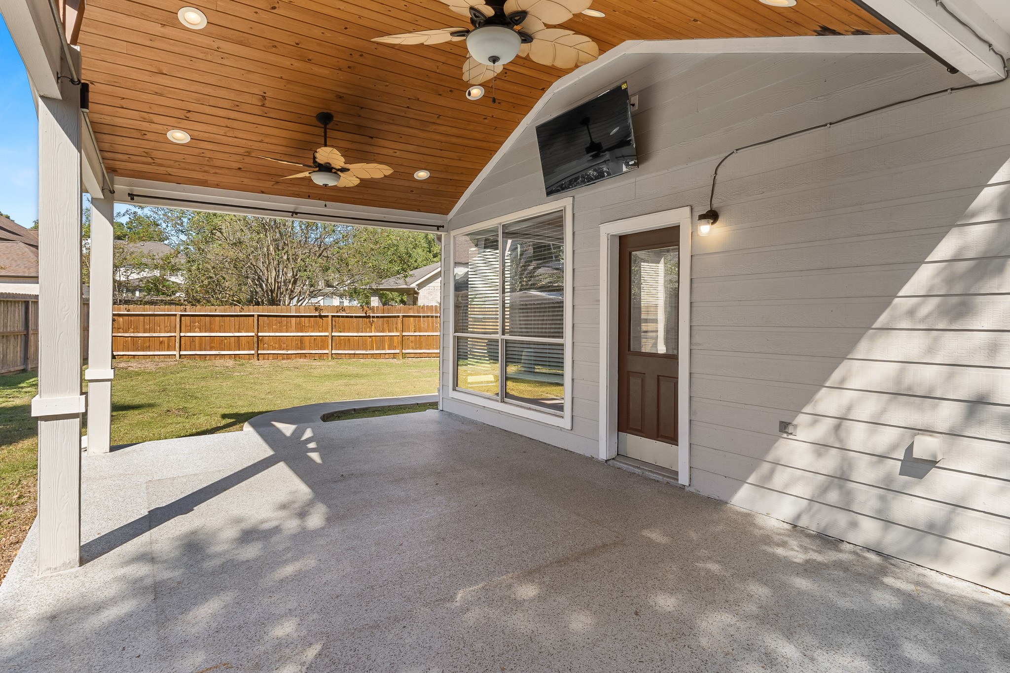 8702 Sailing Drive, Humble, TX 77346