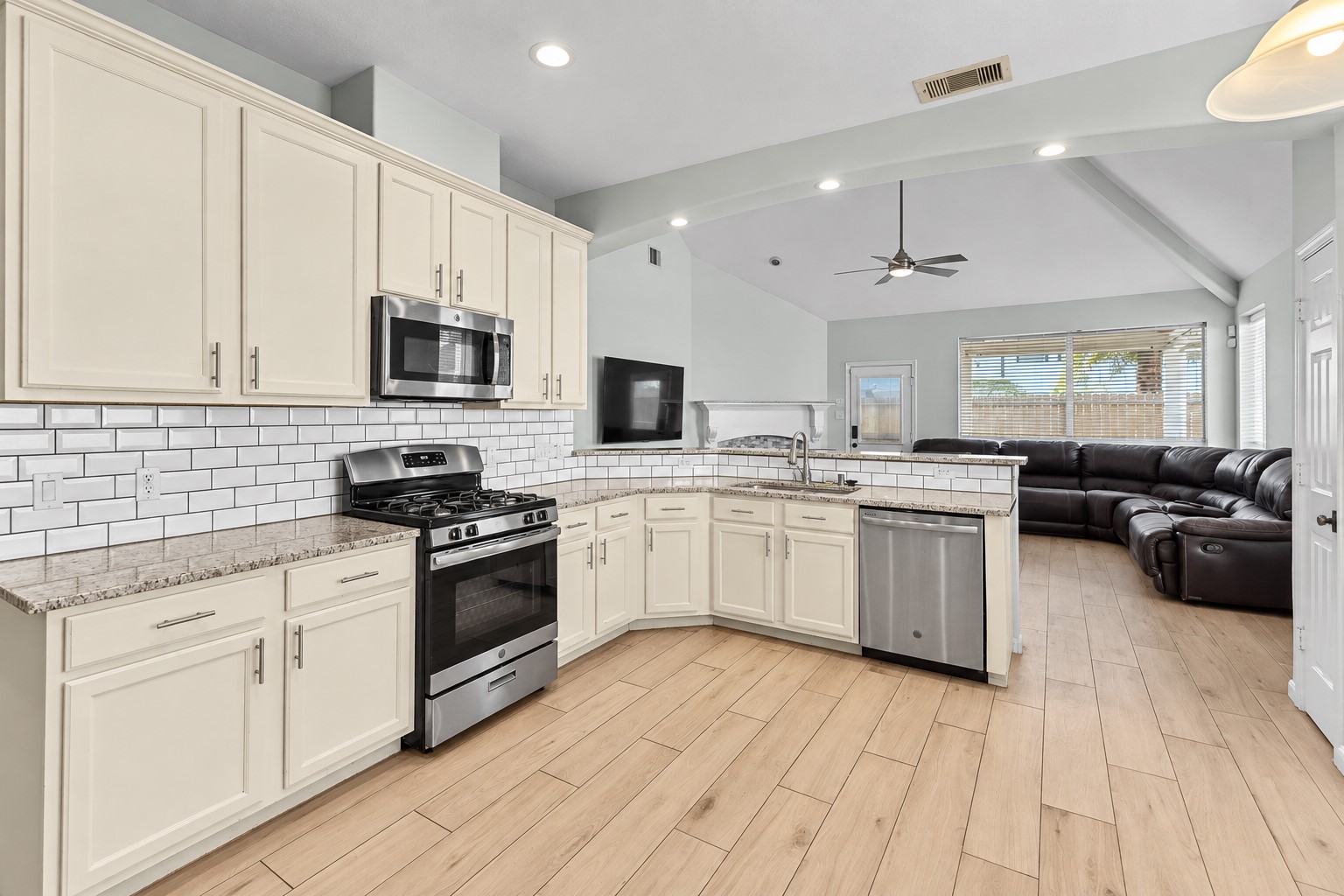 8702 Sailing Drive, Humble, TX 77346