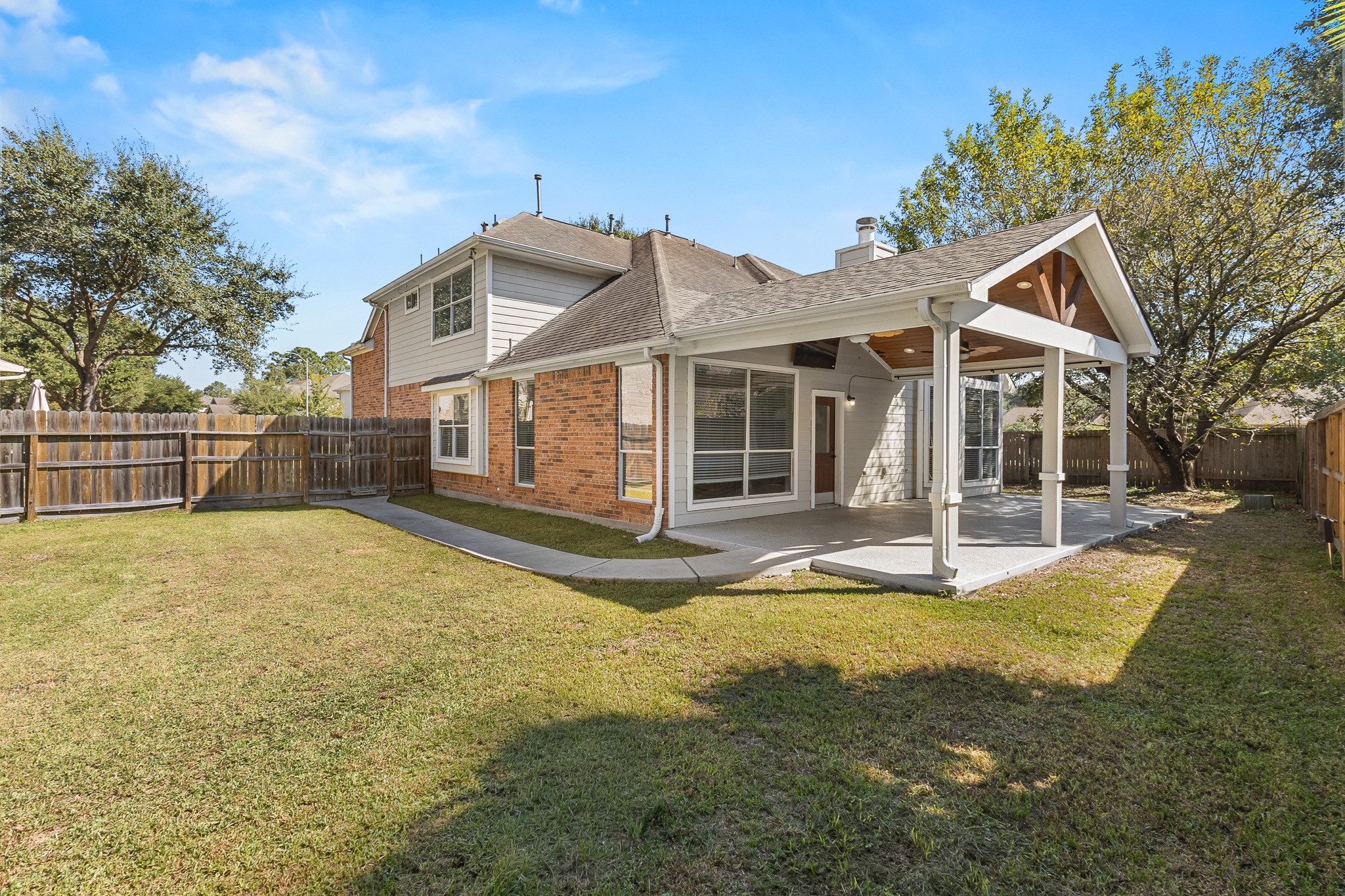8702 Sailing Drive, Humble, TX 77346