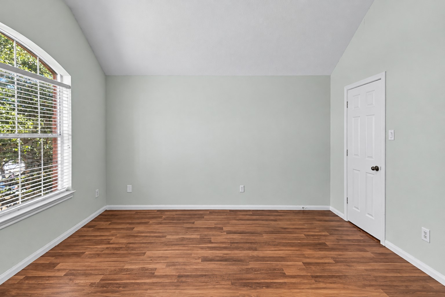 8702 Sailing Drive, Humble, TX 77346