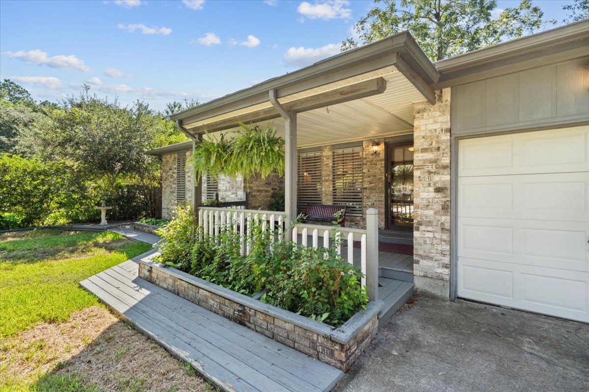 Beautiful covered front patio.