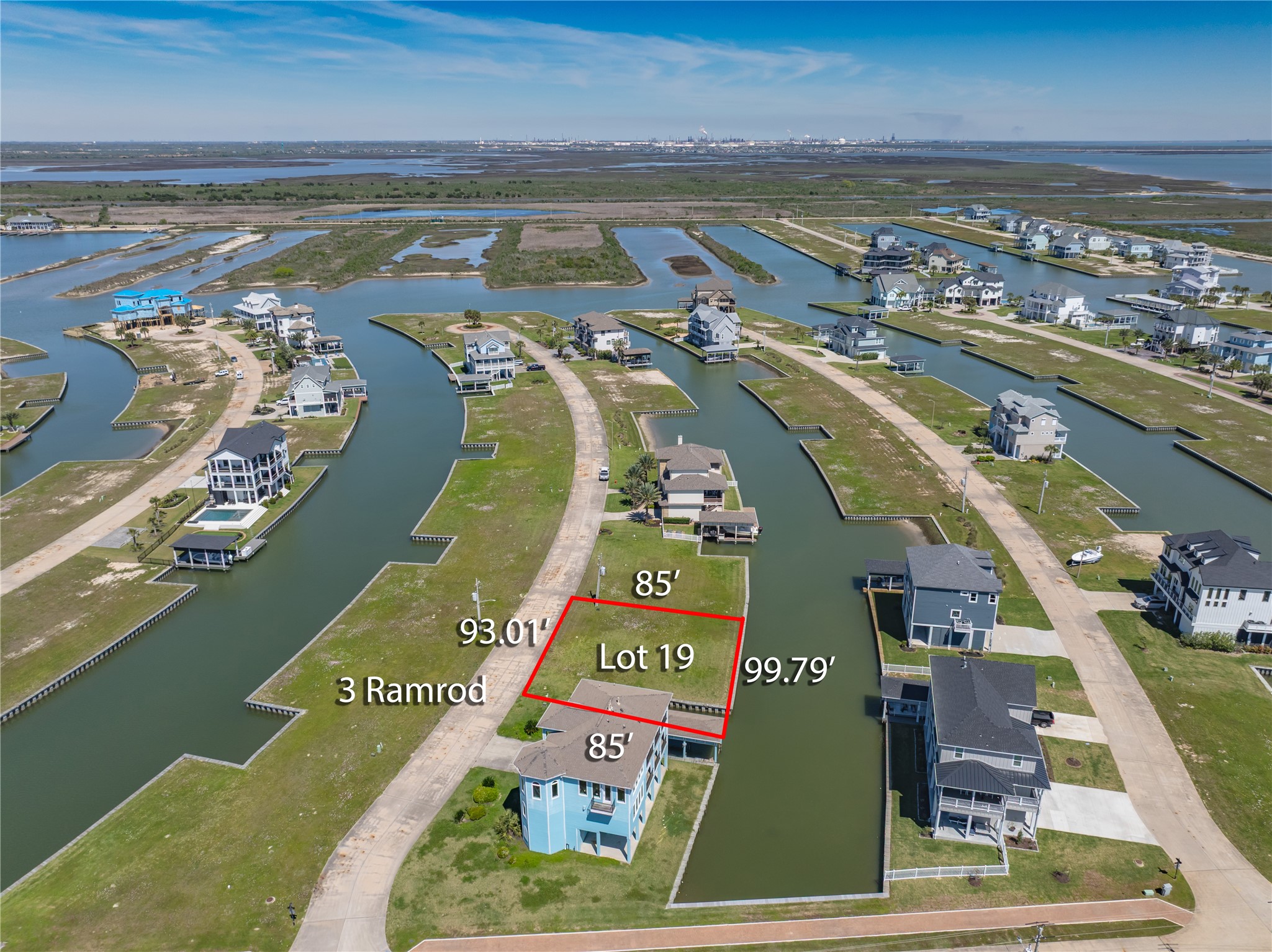 Wide canal leading to the Harborwalk marina channel, marina/ship's store & ICW/West Galveston Bay...just a few minutes boat ride...PRIME LOCATION all around