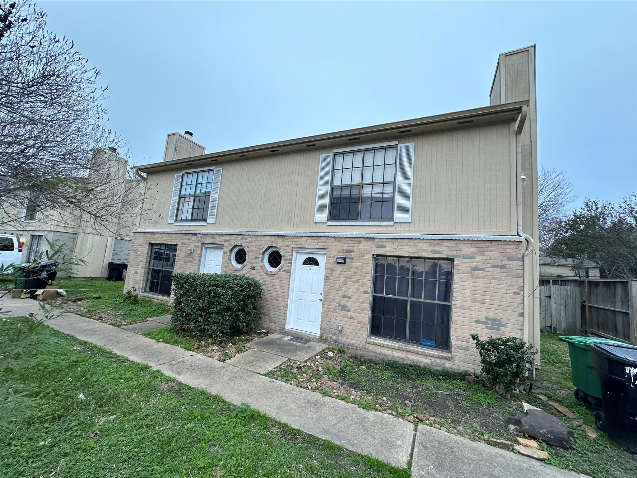 Duplex townhome near TX Medical Center! Move in ready! Representative unit. Duplex townhome near TX Medical Center! Move in ready! Representative unit.