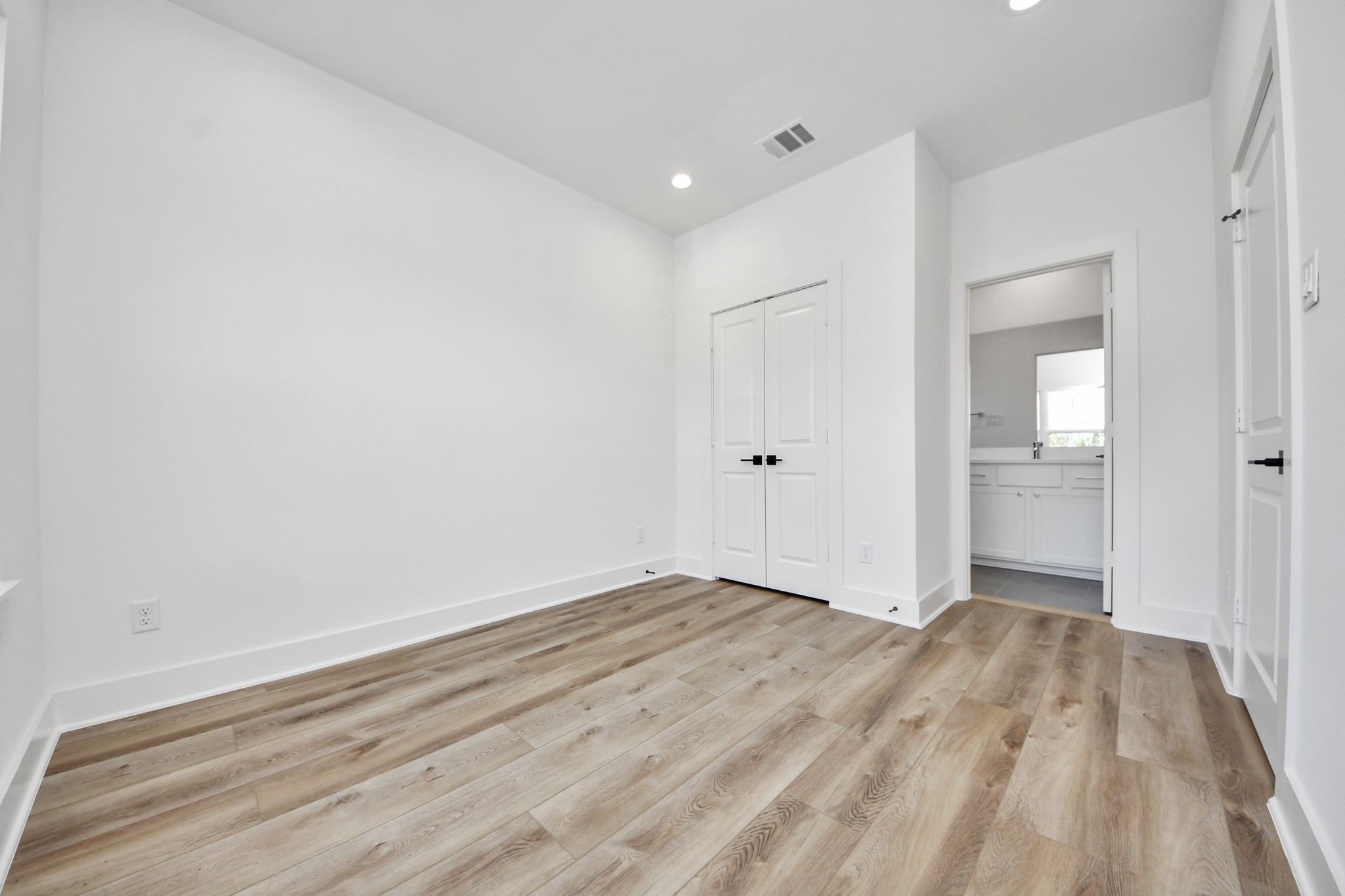 Alternate angle of Unit B bedroom 6.