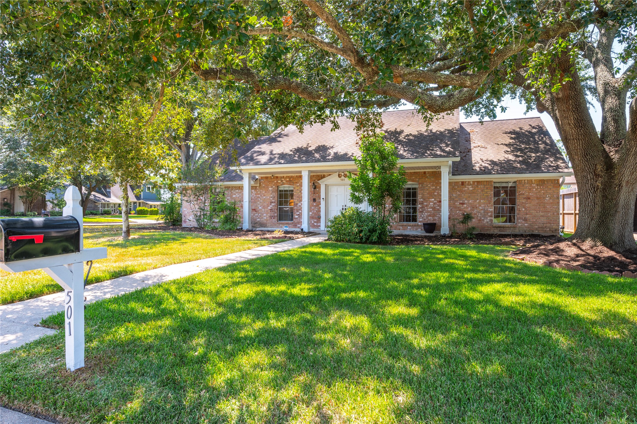 This 4 bed 2 bath one story its on a large corner lot in one of league city's most well loved and established neighborhoods!