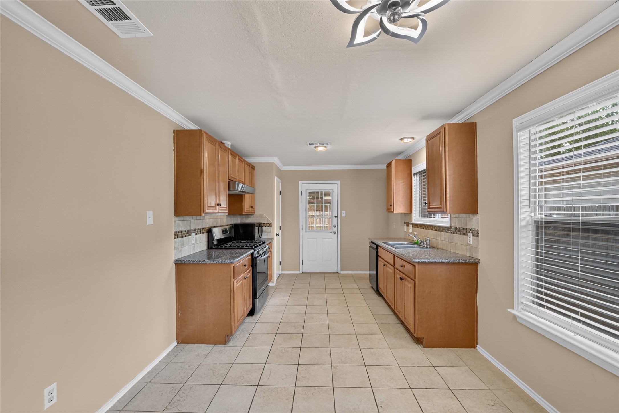 2427 Chalet Road, Houston, TX 77038