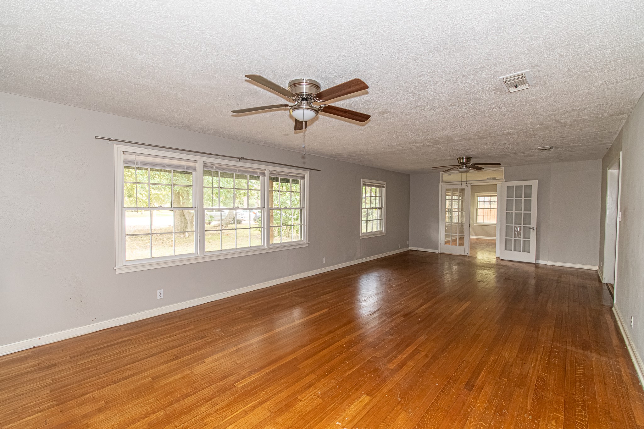 8 Coronado Circle, La Marque, TX 77568