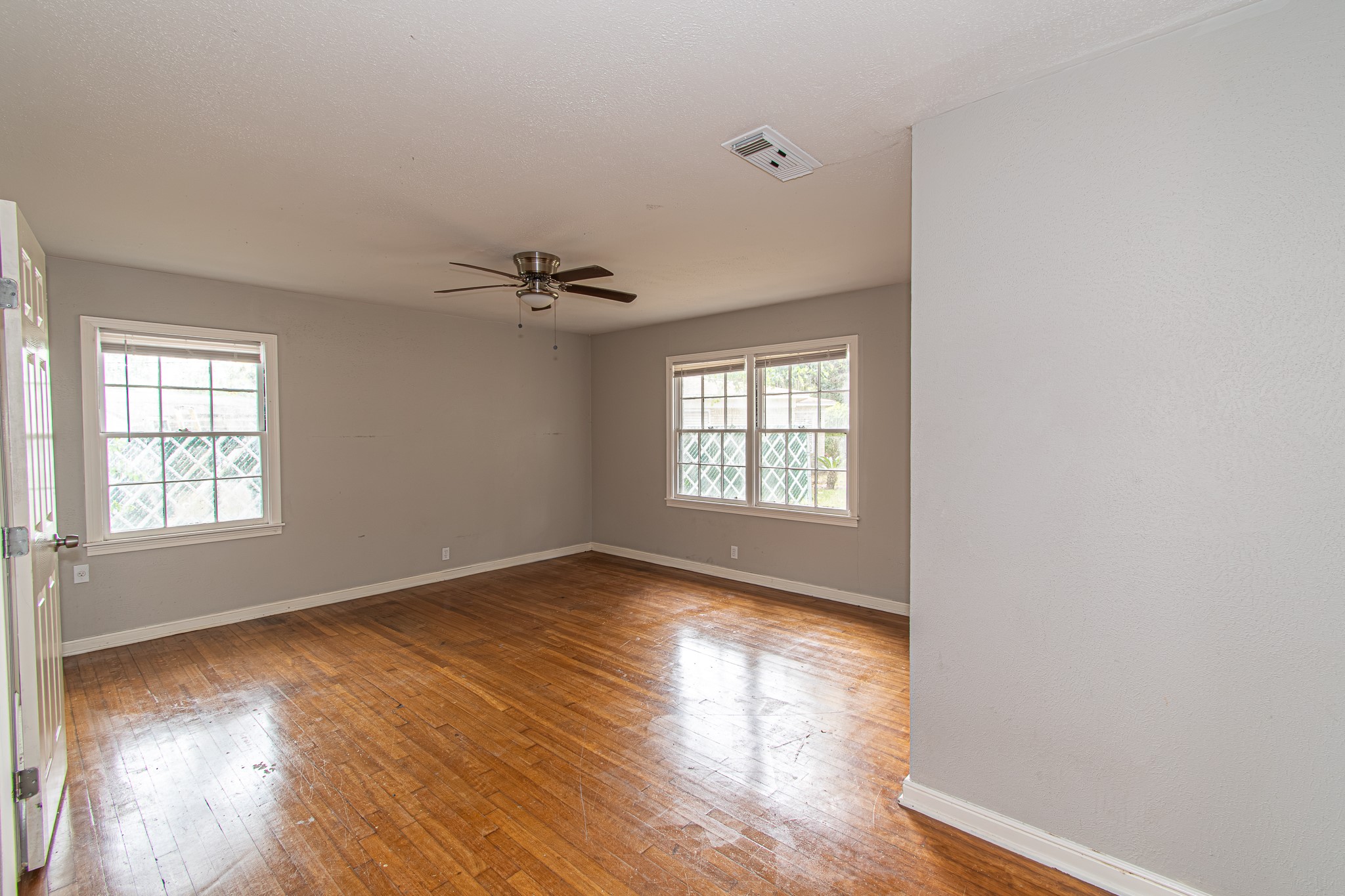More images of the primary bedroom