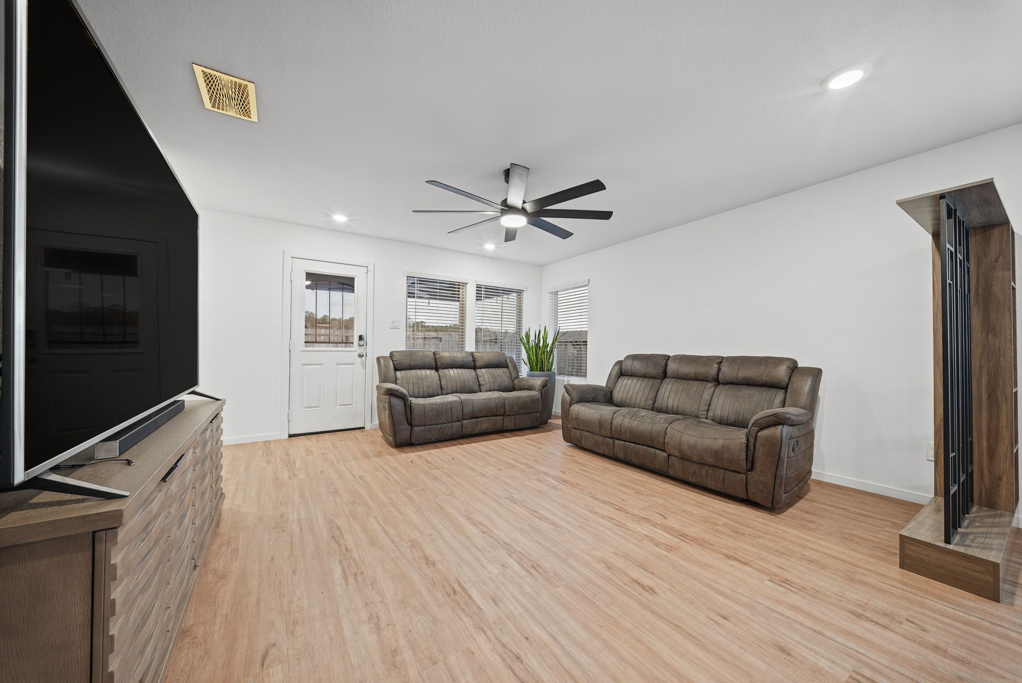 Lots of space here! You will notice all 3 windows have privacy window tint Lots of space here! You will notice all 3 windows have privacy window tint