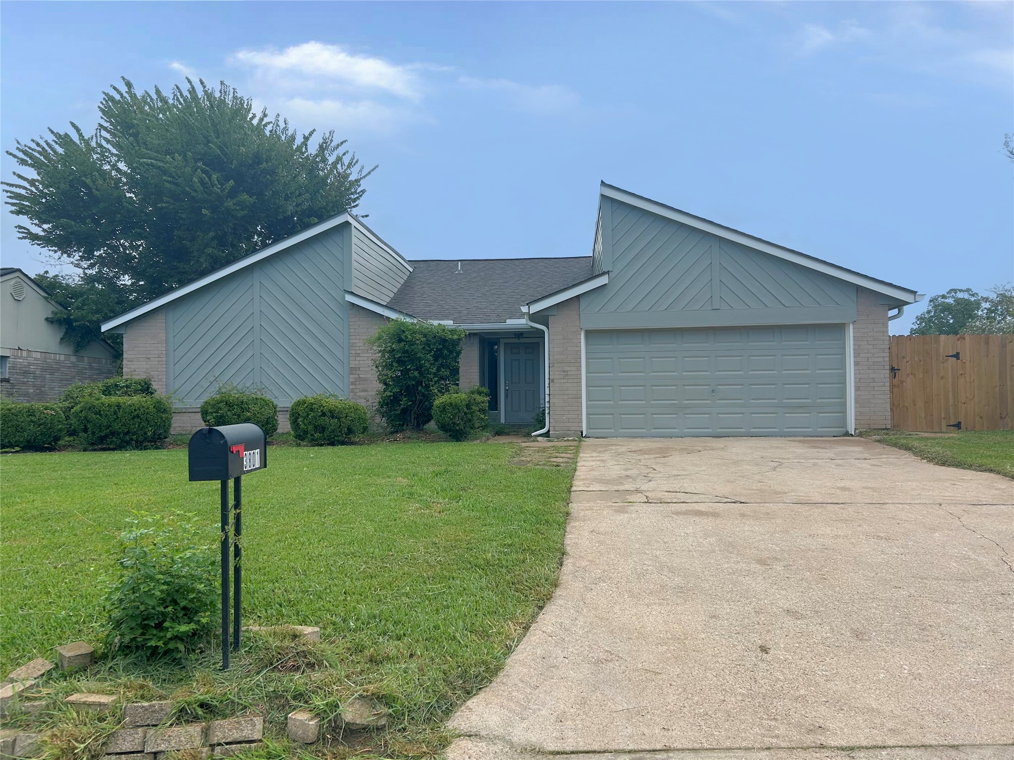 3801 Misty Cove Court, Dickinson, TX 77539