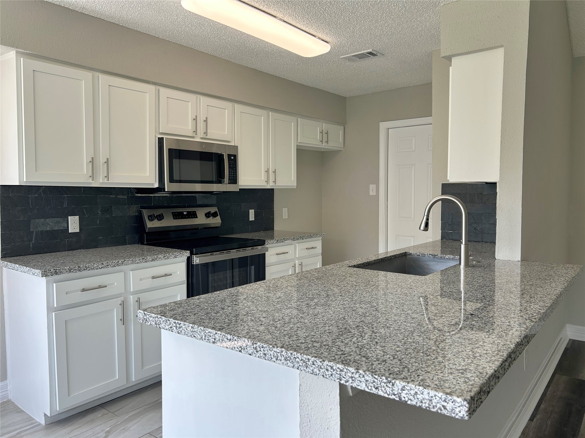 3801 Misty Cove Court, Dickinson, TX 77539