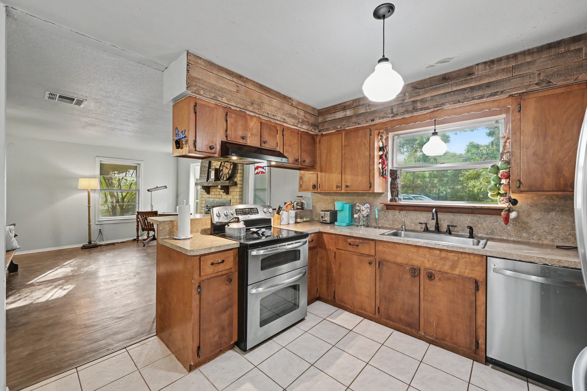19127 Stillwood Road, Cleveland, TX 77328