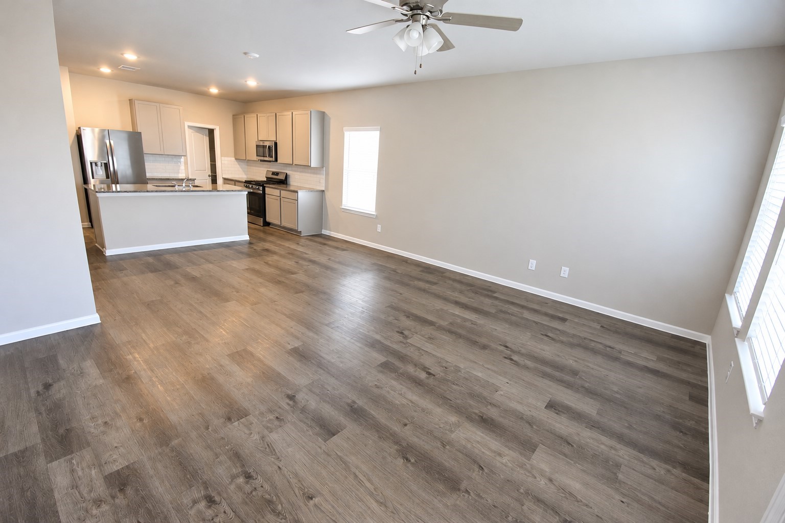 3187 Savannah Rose Drive, Angleton, TX 77515