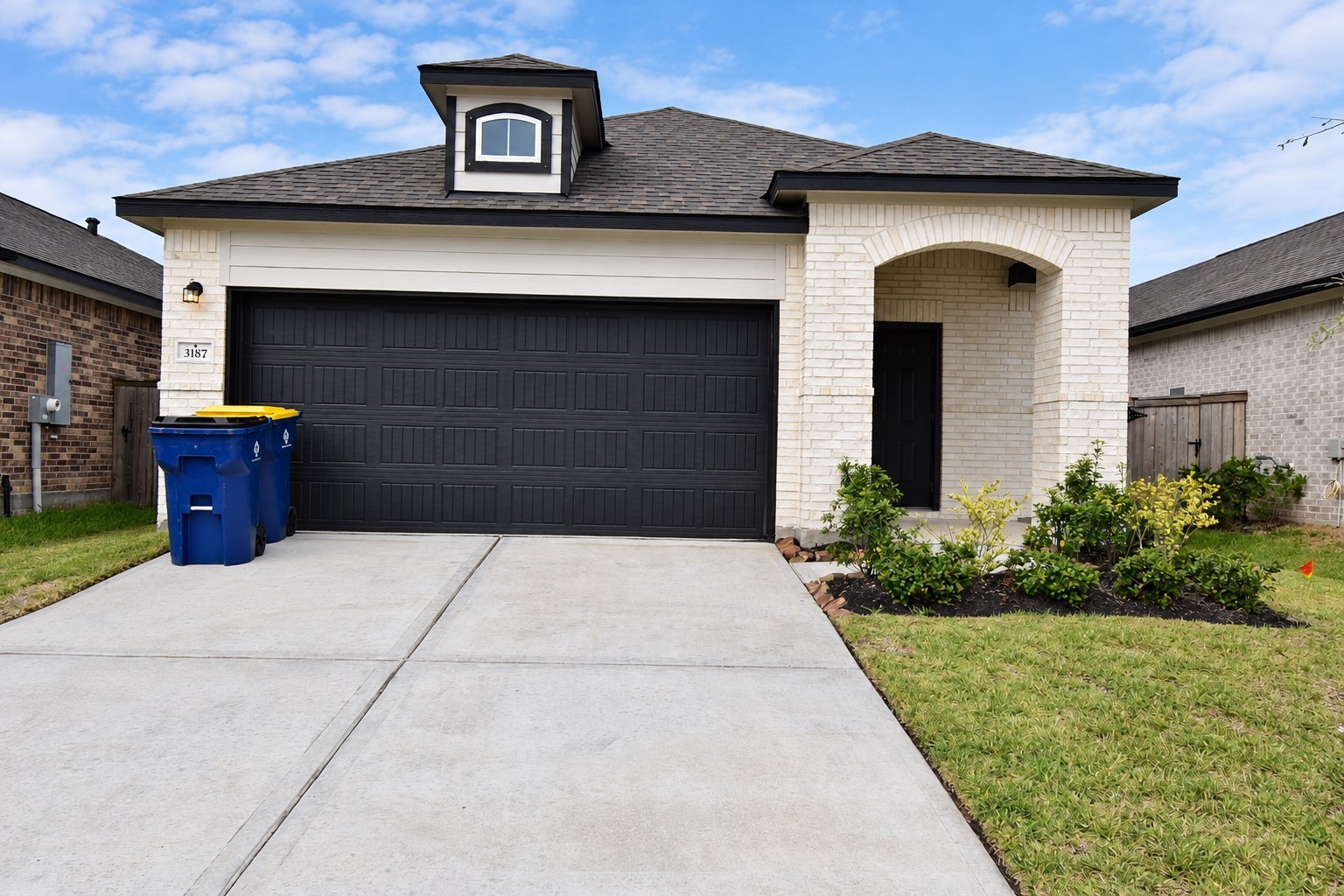 3187 Savannah Rose Drive, Angleton, TX 77515