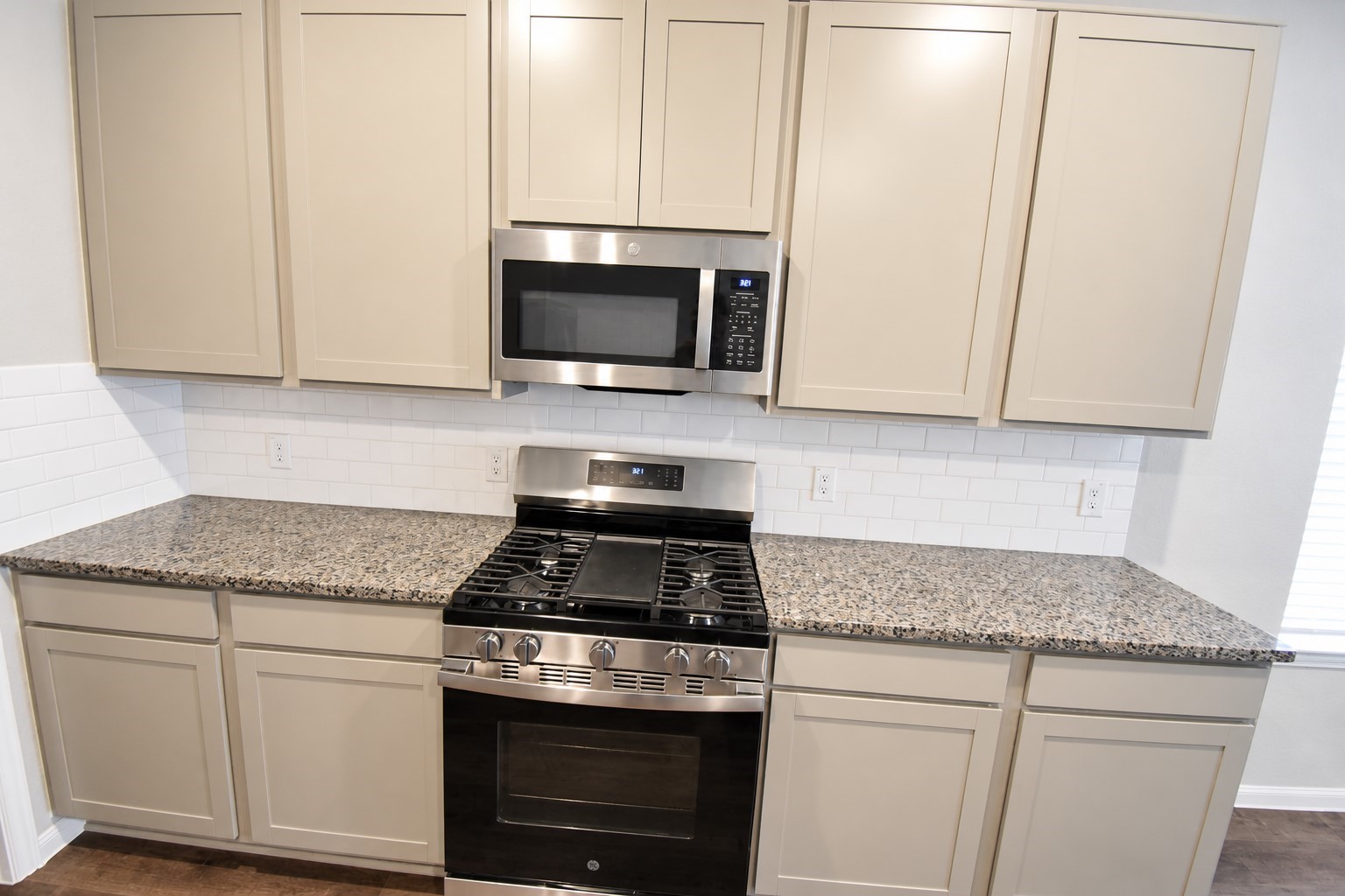 3187 Savannah Rose Drive, Angleton, TX 77515