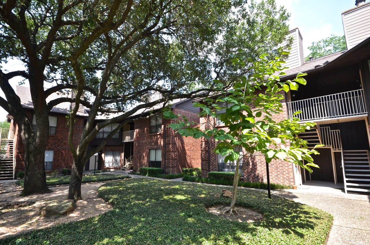 3100 Walnut Bend, #107, Houston, TX 77042