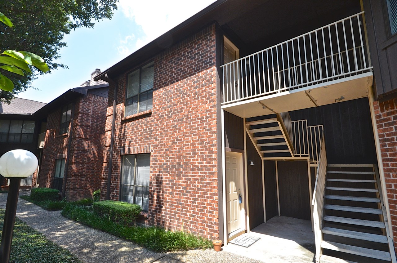 3100 Walnut Bend, #107, Houston, TX 77042