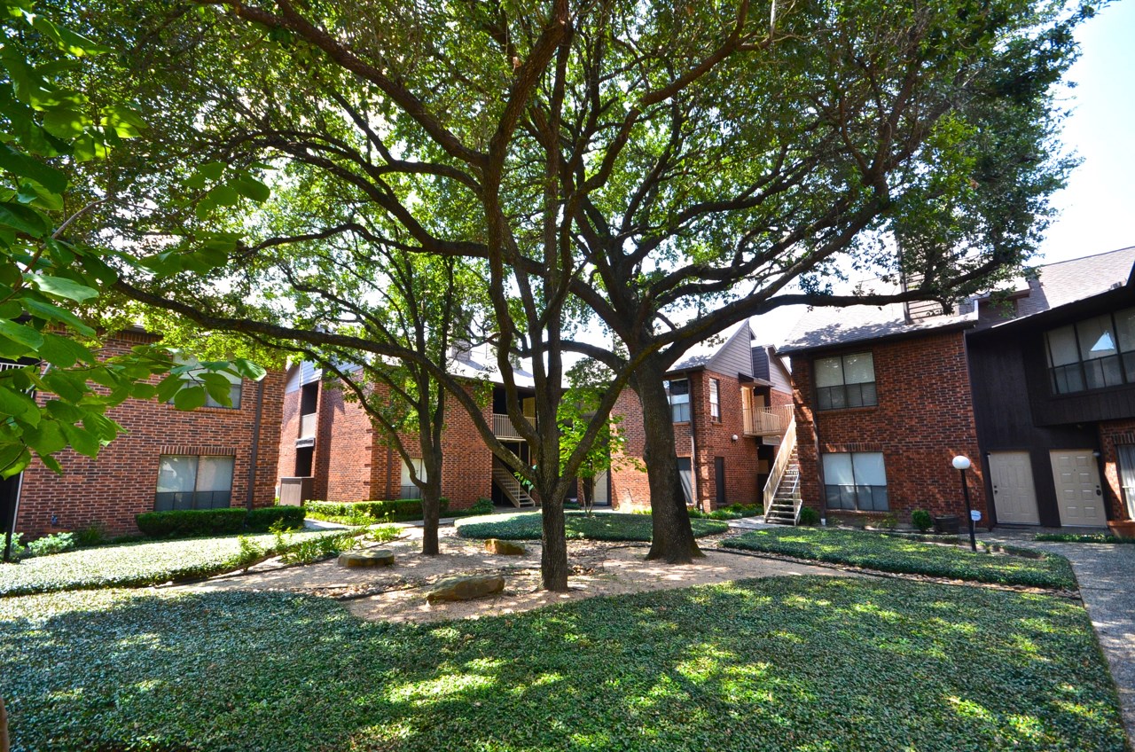 3100 Walnut Bend, #107, Houston, TX 77042