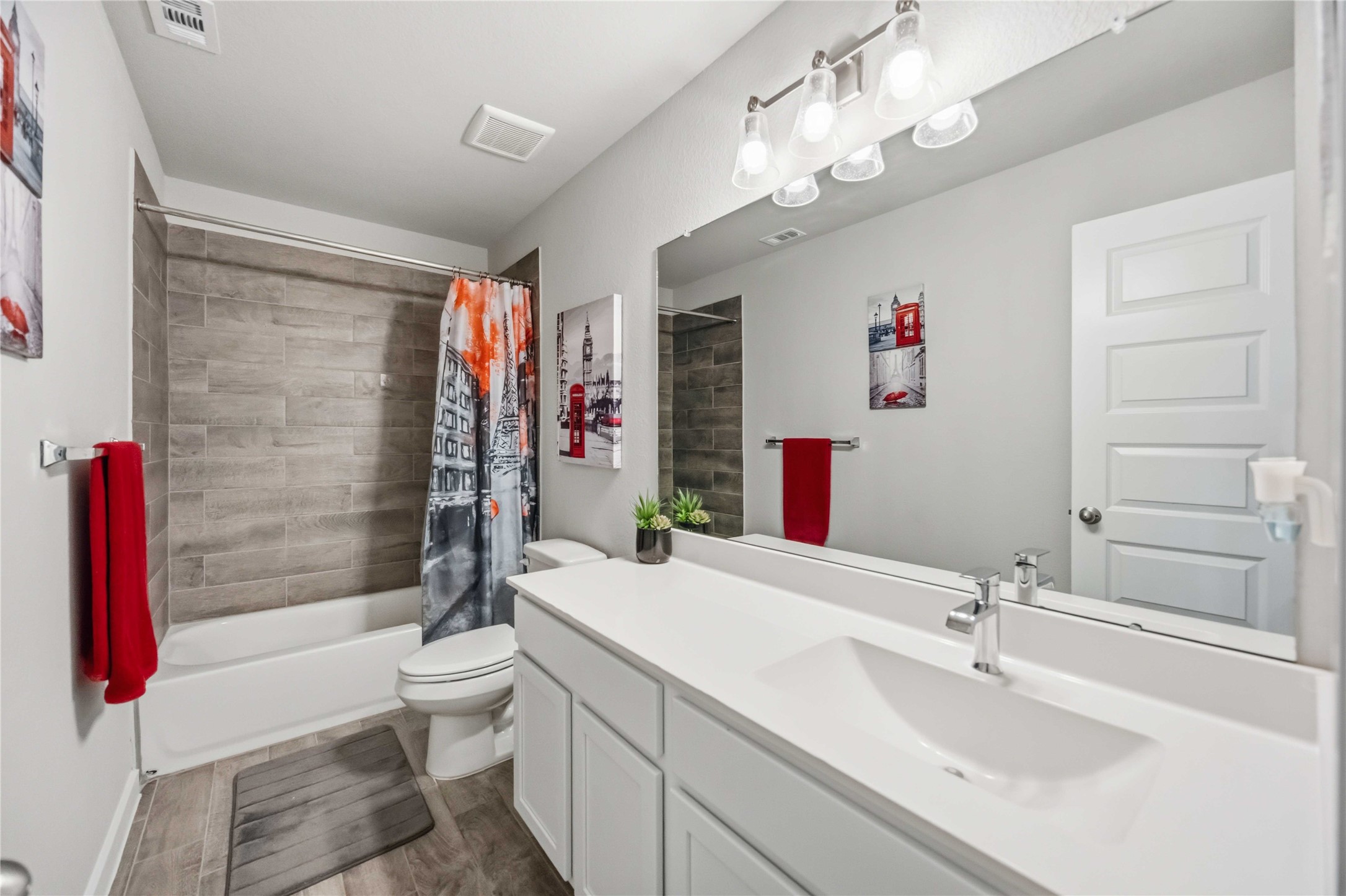 Another full bathroom for added comfort and convenience!