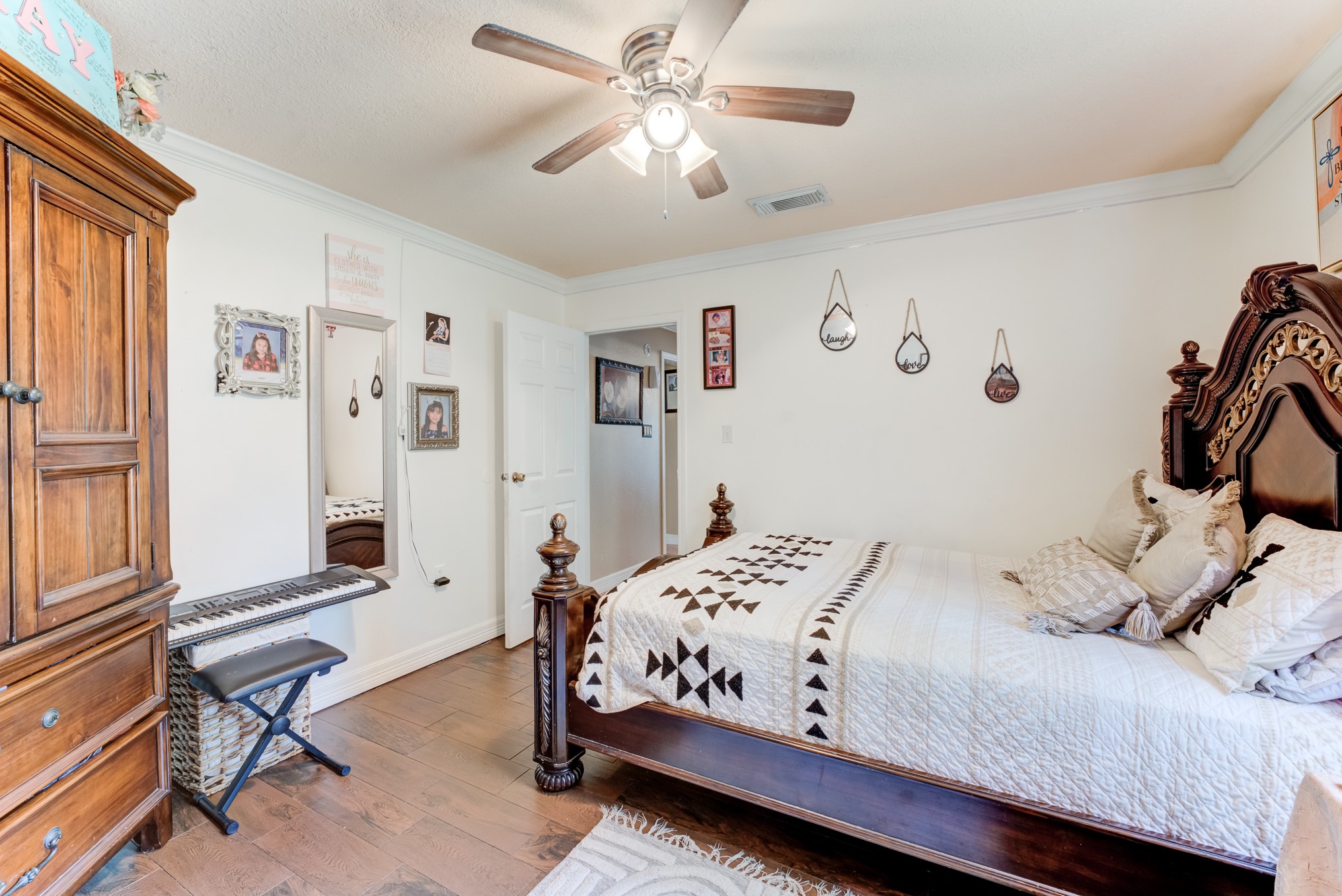 316 Hickman Lane, Angleton, TX 77515