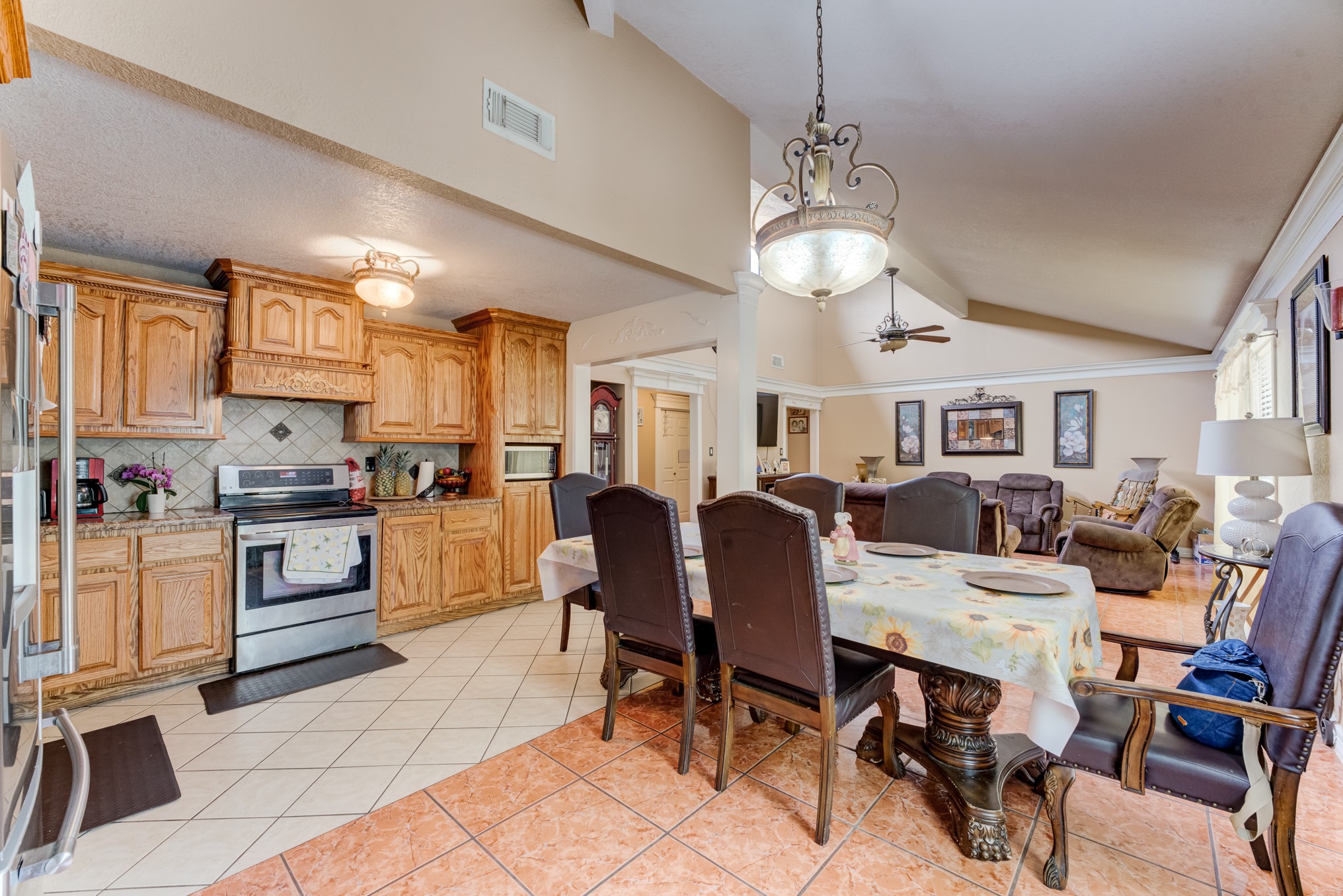 316 Hickman Lane, Angleton, TX 77515