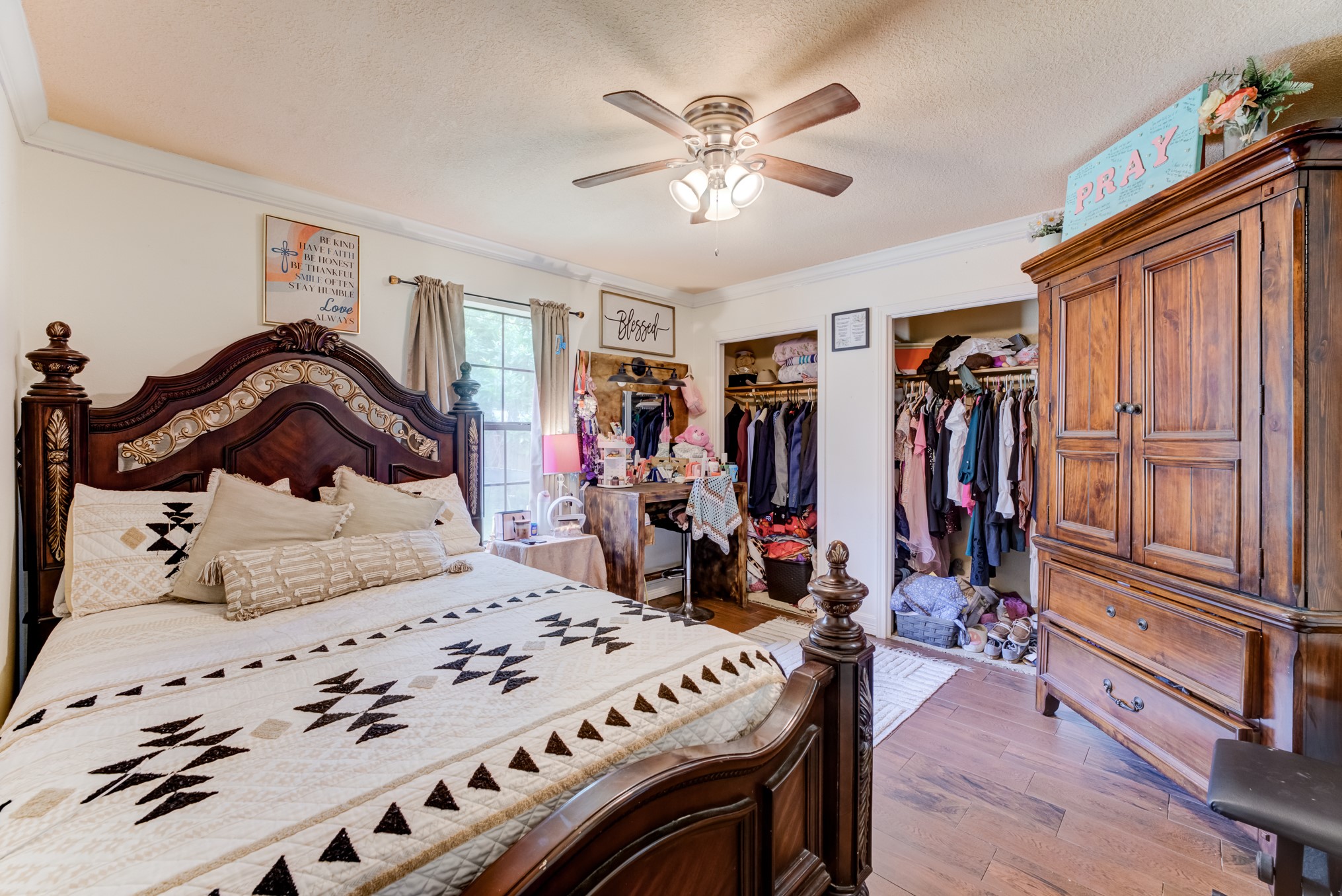 316 Hickman Lane, Angleton, TX 77515