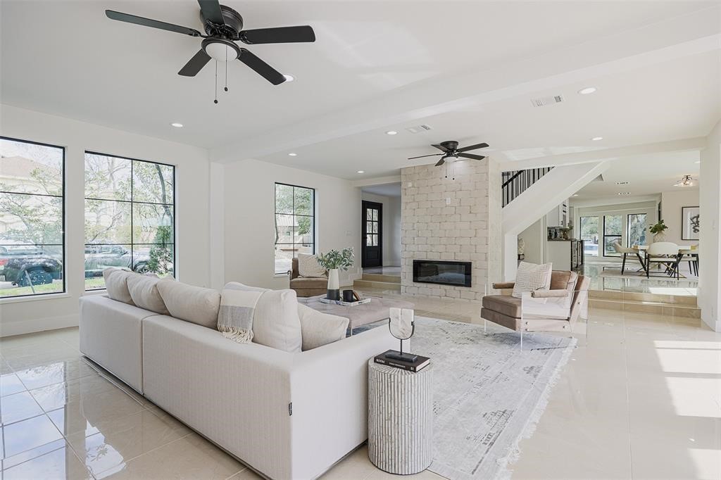 5614 Indian Circle, Houston, TX 77056