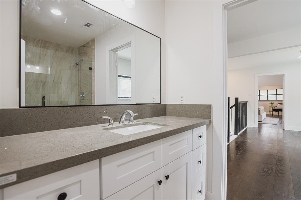 5614 Indian Circle, Houston, TX 77056