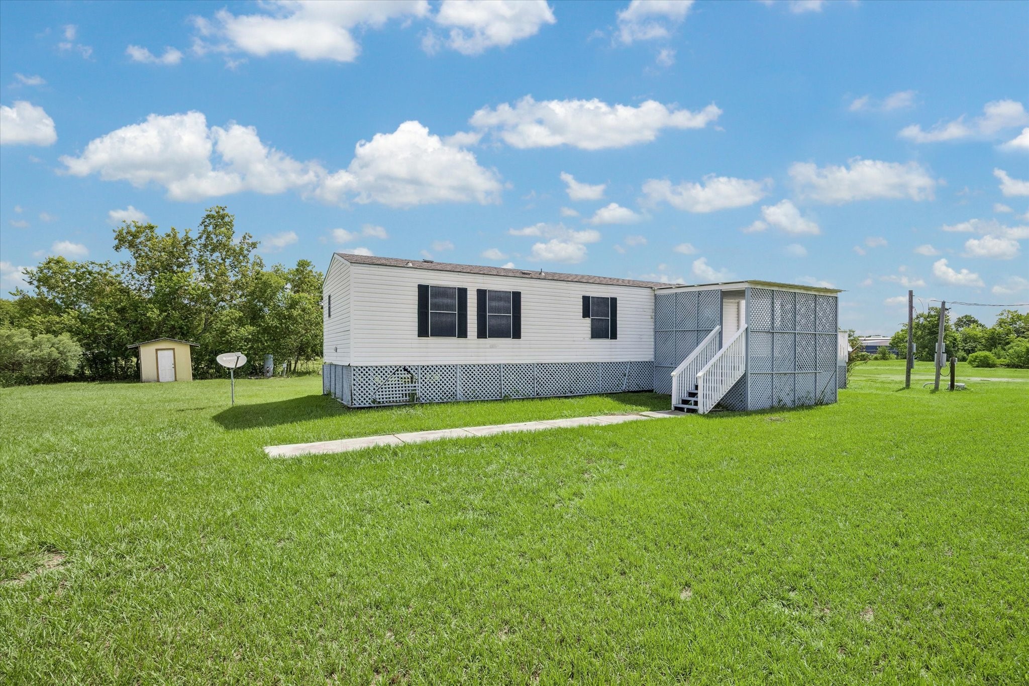 5806 S Highway 35, Alvin, TX 77511 5806 S Highway 35, Alvin, TX 77511